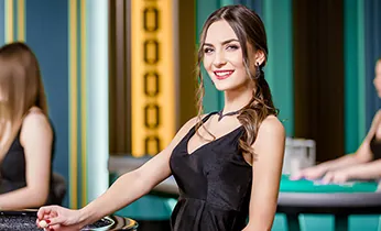Hình ảnh đồng hồ biểu thị giờ làm việc 24/7 của HE88